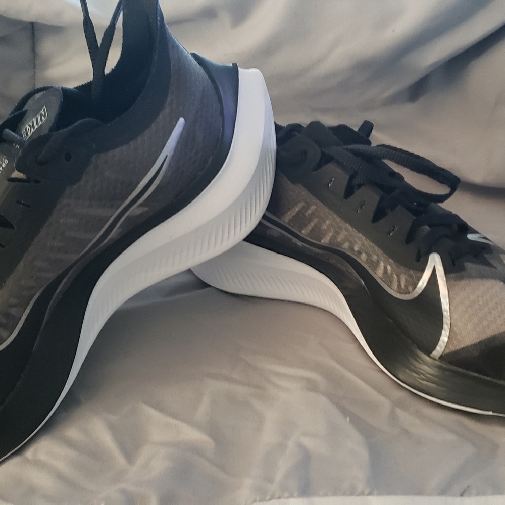 Nike shoes women size 8